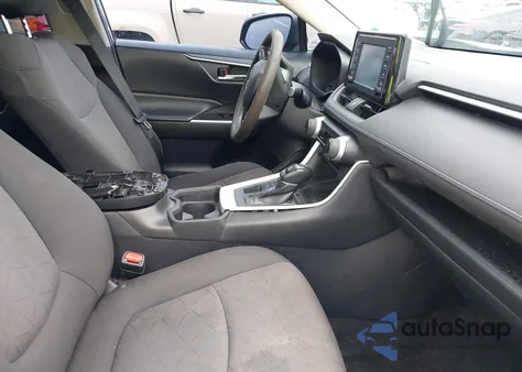 2019 Toyota Rav4 Xle z USA, uszkodzony, nr VIN 2T3P1RFVXKC040637